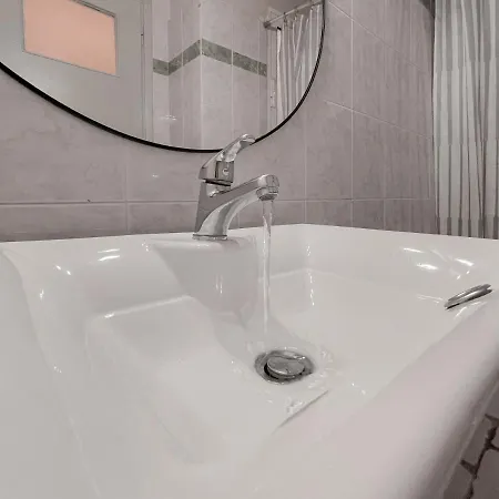 Apartment Cute 1br Apt With Balcony In The Heart Of The Athens